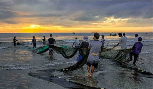 Bài PR đăng báo dantri.com.vn - Biển Hải Hòa – chốn bình yên cho mùa hè thêm thơ mộng